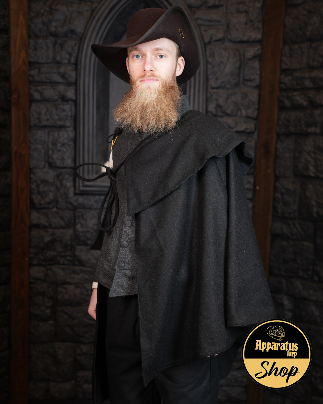 Diego fencing cape wool black