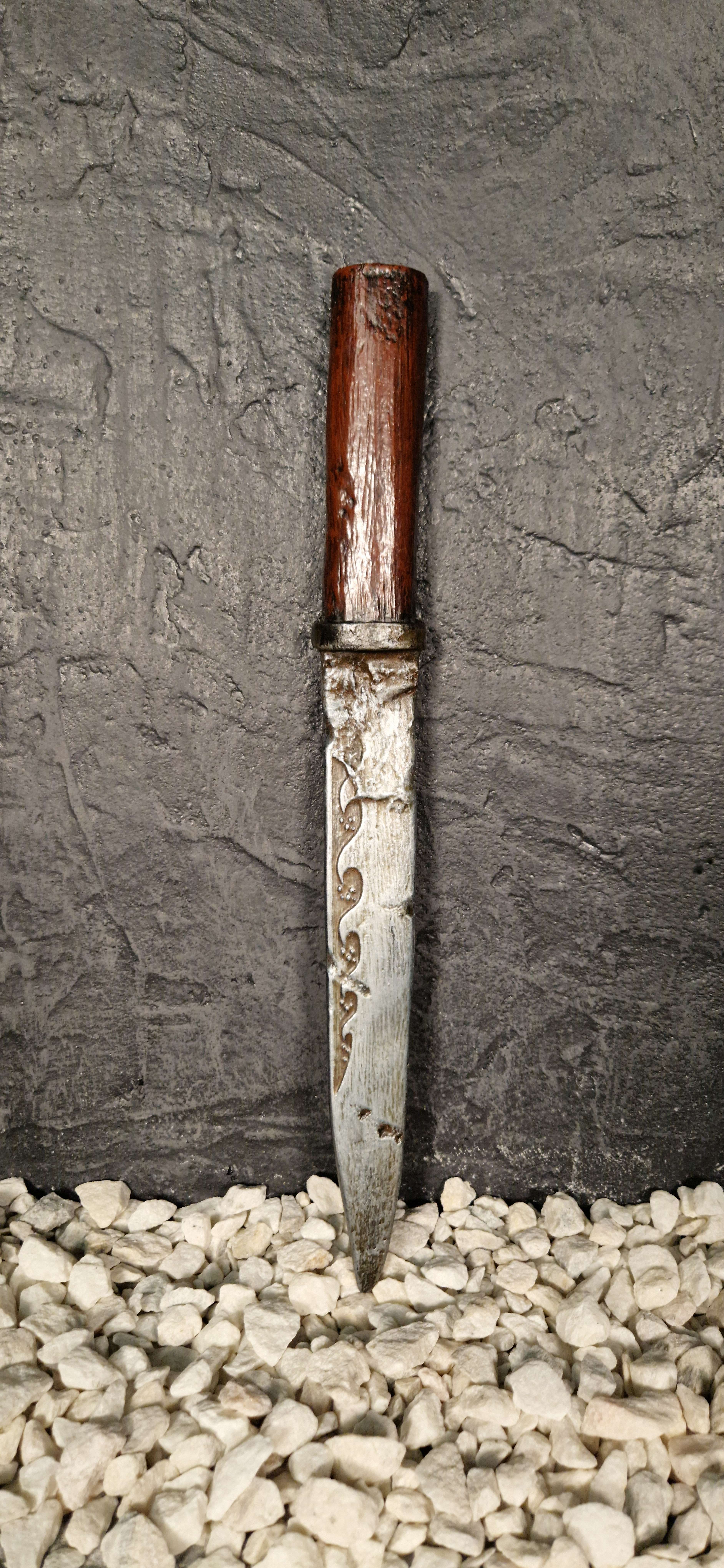 Rusty Sax knife