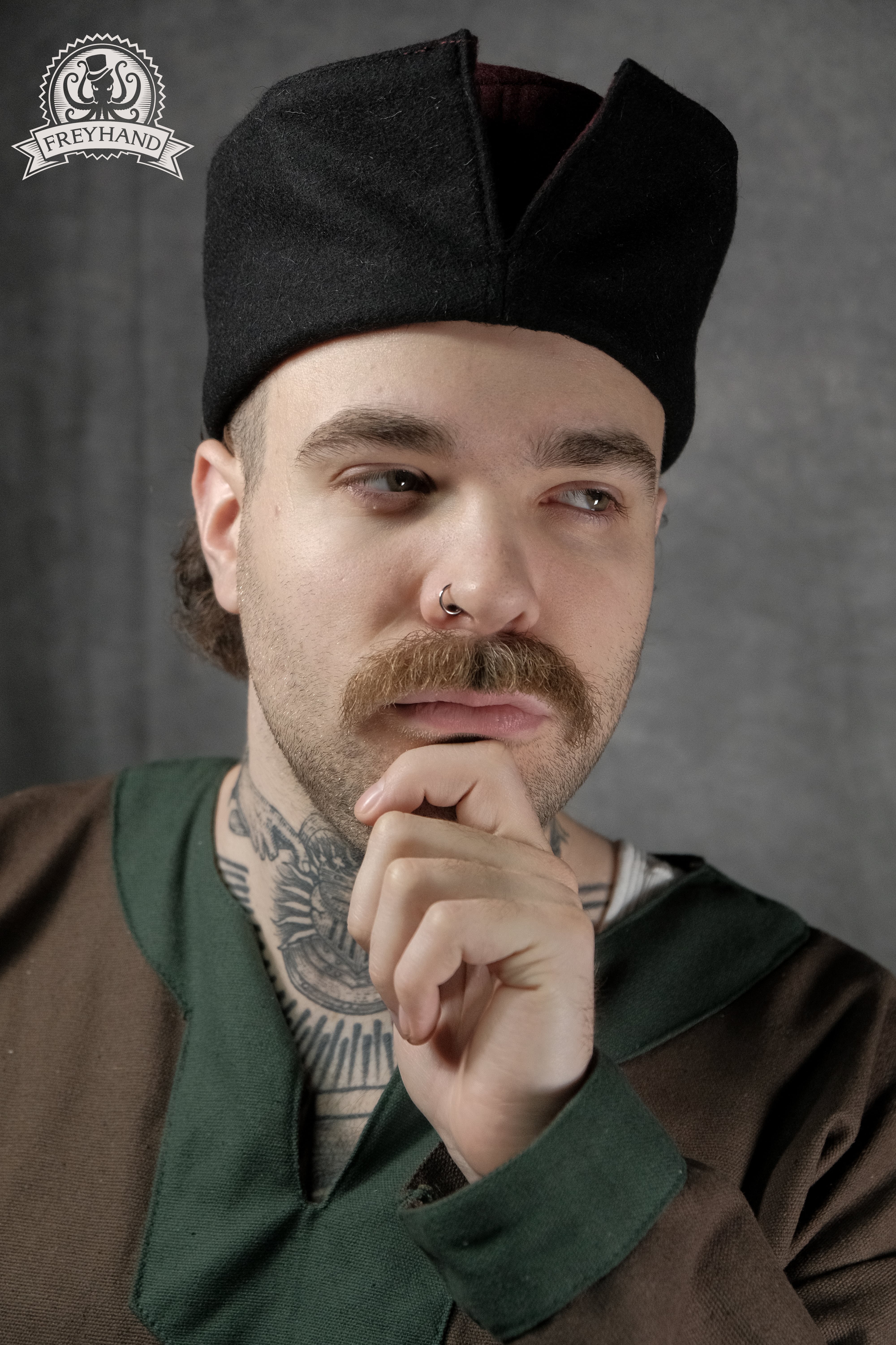 Leon Pillbox hat with cuff wool blue - black
