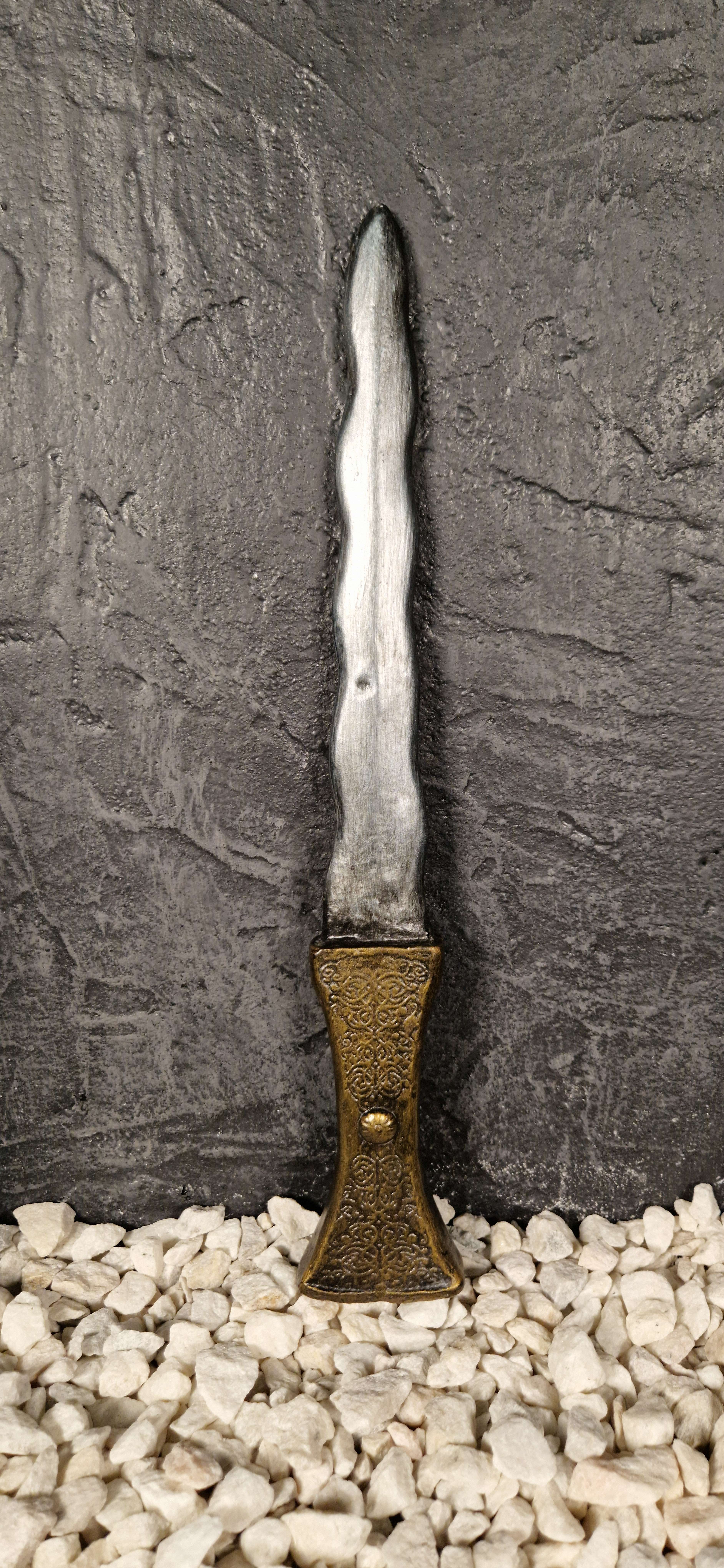 Ornate Flame Dagger Gold