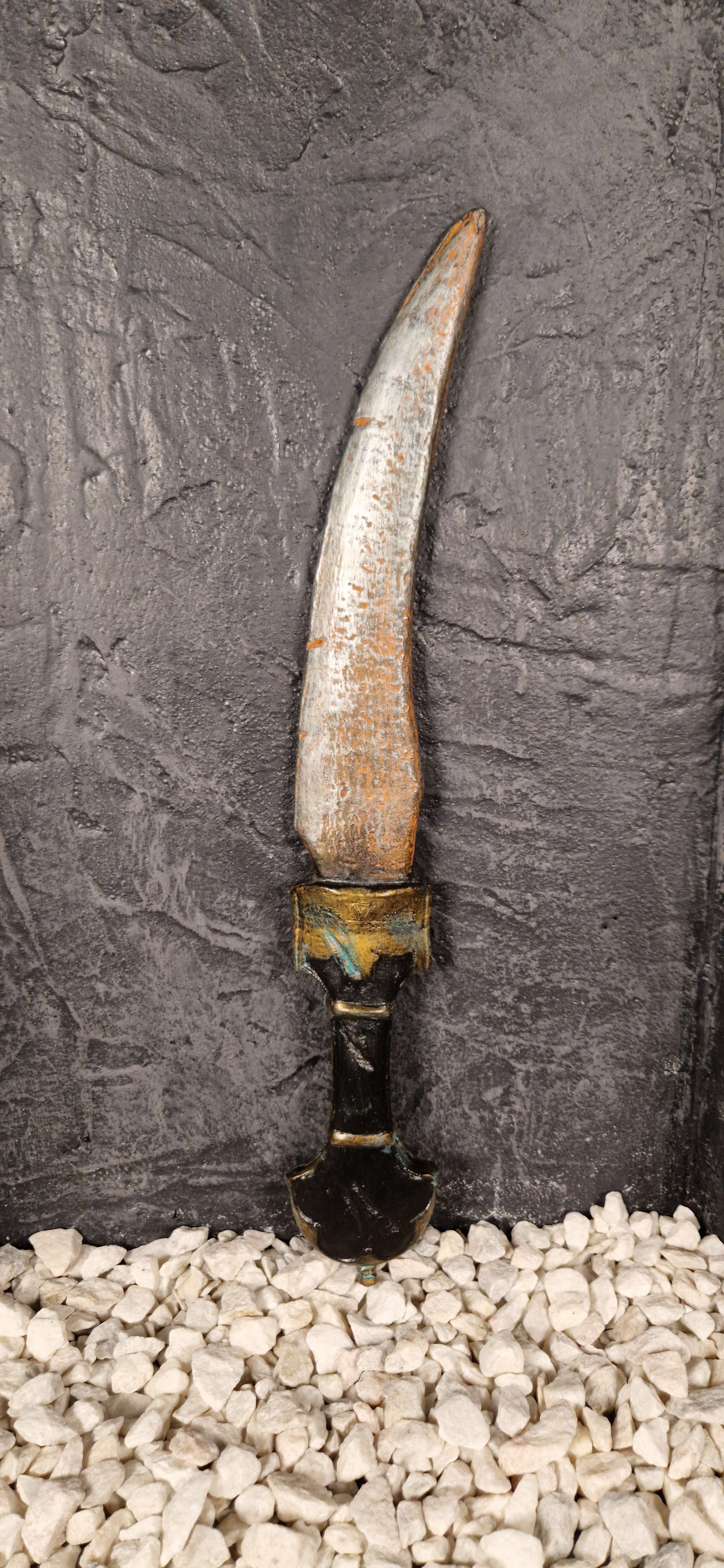 Oriental dagger, half rust