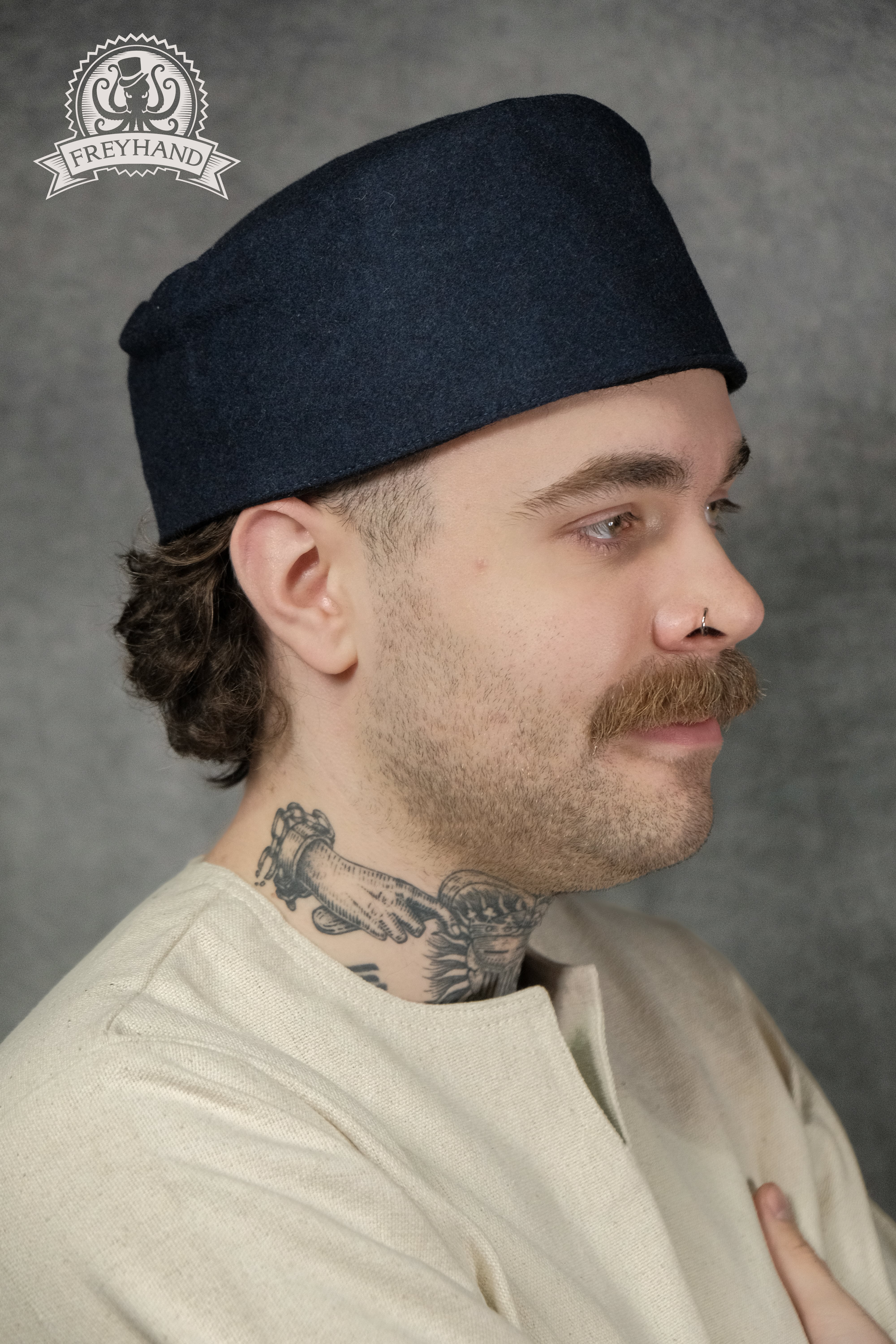 Torben Pillbox hat short wool blue - black